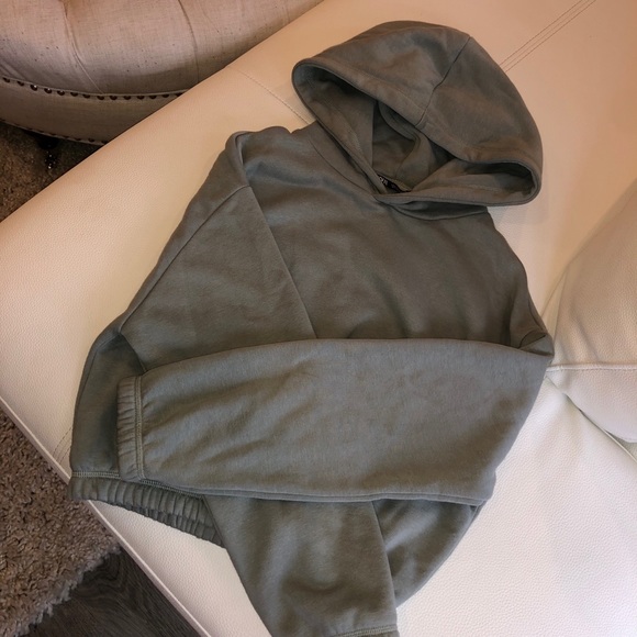 ZARA Cropped Hooded Sweatshirt - Picture 5 of 7